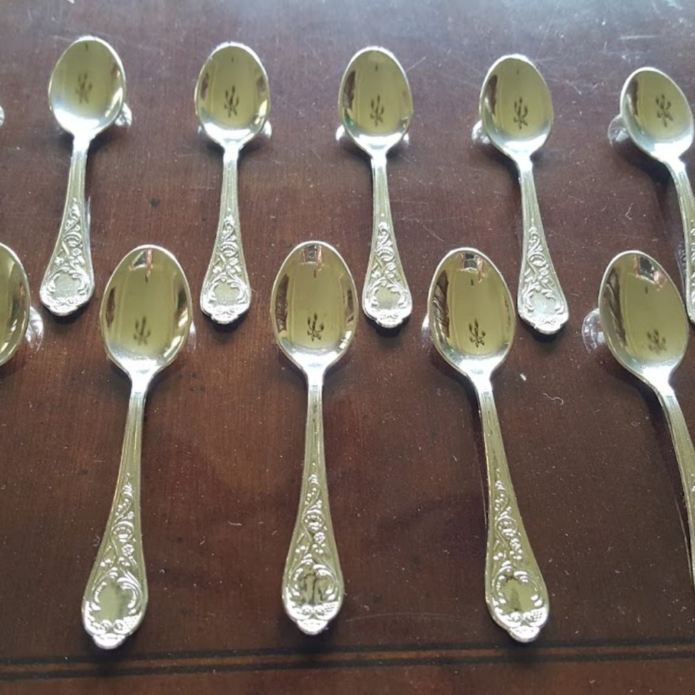 (SOLD)🎉HP🎉 Premium 51 Piece Italian Flatware Set, Service for 12 + Serving Set - Picture 8 of 16